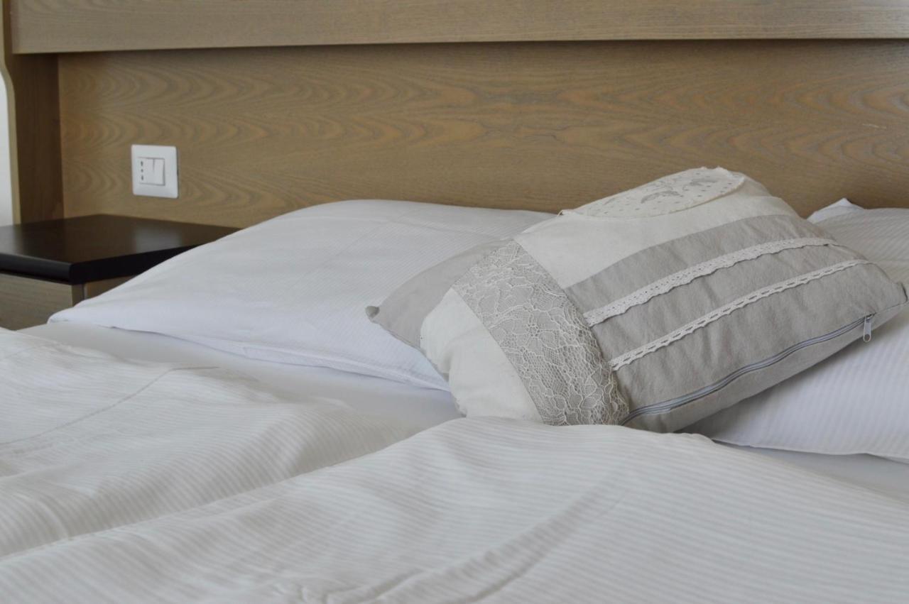 Hotel Scoiattolo Baselga di Pine Bagian luar foto
