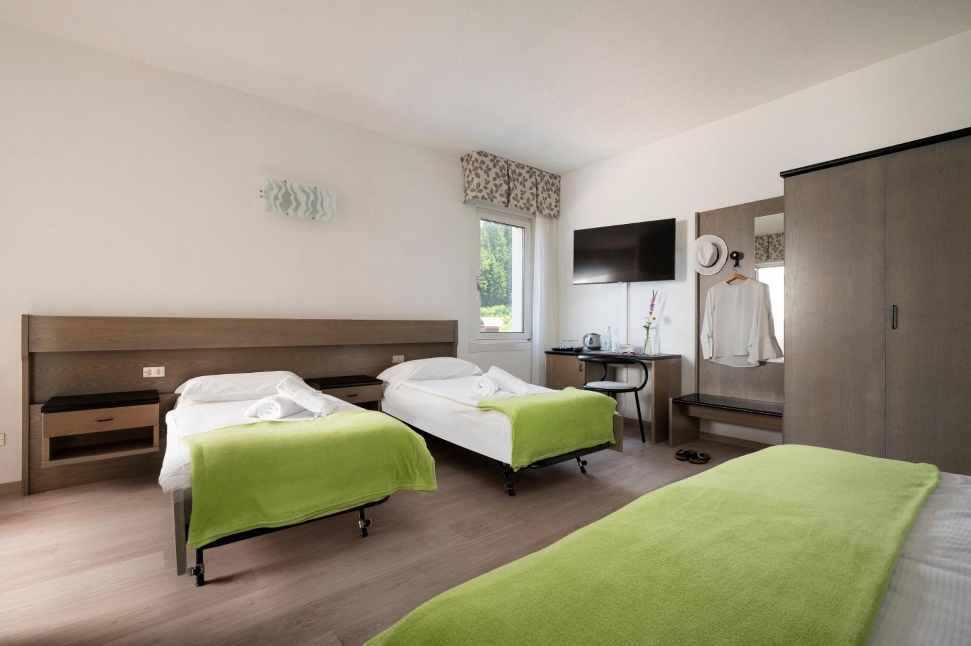 Hotel Scoiattolo Baselga di Pine Bagian luar foto