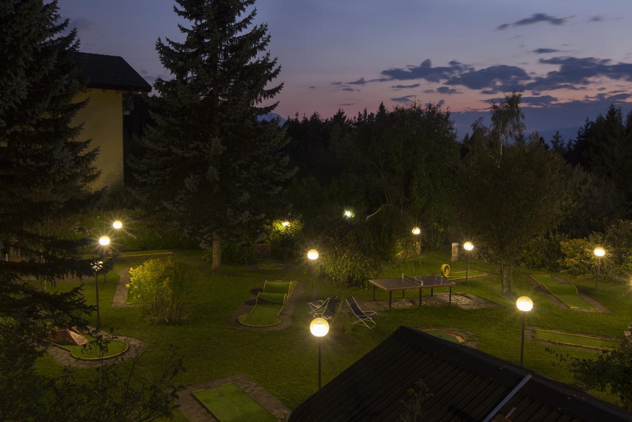 Hotel Scoiattolo Baselga di Pine Bagian luar foto