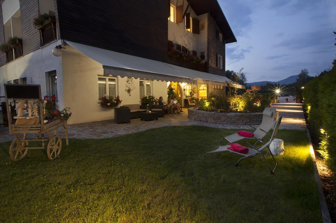 Hotel Scoiattolo Baselga di Pine Bagian luar foto