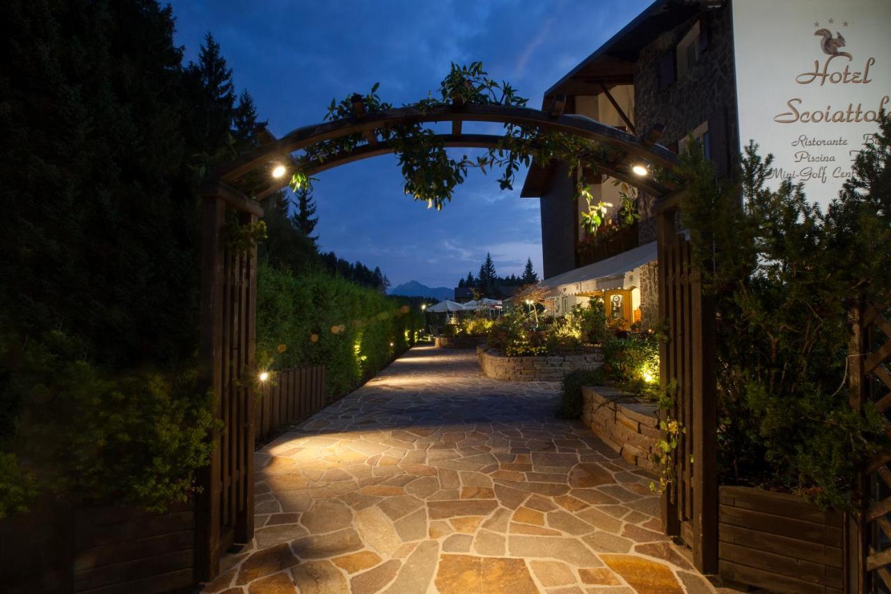 Hotel Scoiattolo Baselga di Pine Bagian luar foto